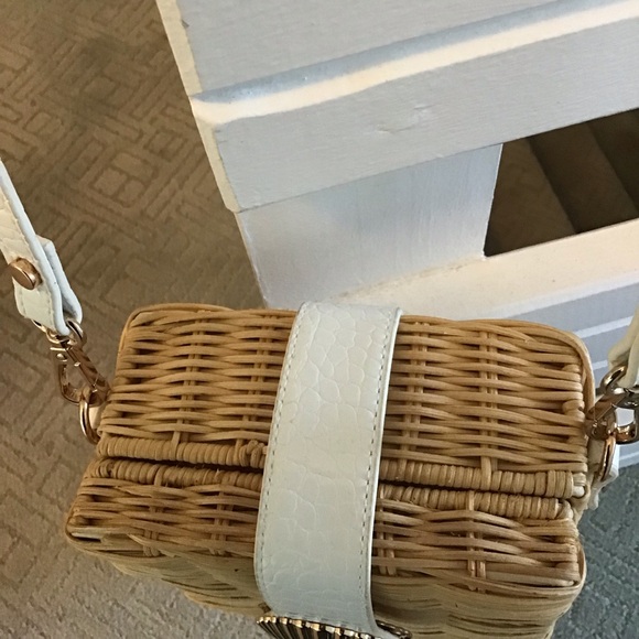 NWOT Topshop wicker handbag with shell closure - Picture 5 of 11